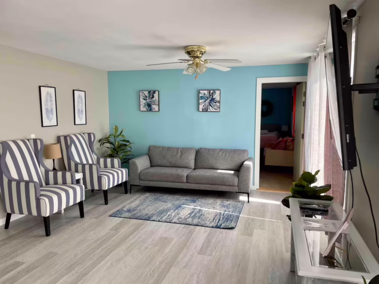 Short term rentals near WSU - Peaceful Pioneer Hill Place - ZZU Rentals